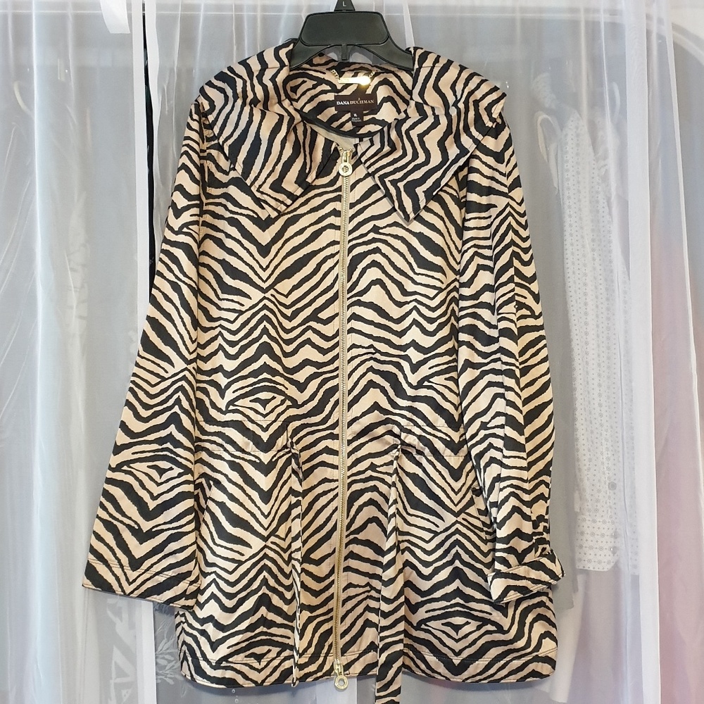 Dana buchman size Xl jacket animal.print